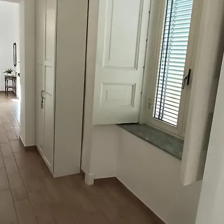 Alojamento de Acomodação e Pequeno-almoço Casa Laura Oliva Mancini Nápoles