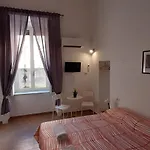 Casa Laura Oliva Mancini Alojamento de Acomodação e Pequeno-almoço 3*