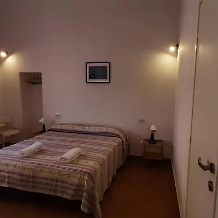 Frühstückspension Casa Laura Oliva Mancini 3*