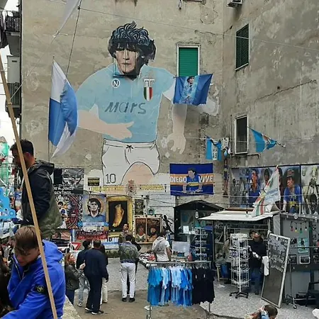 Casa Laura Oliva Mancini Neapel