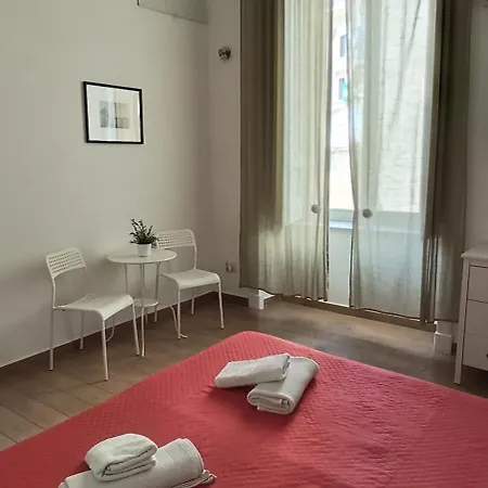 Casa Laura Oliva Mancini * Napoli