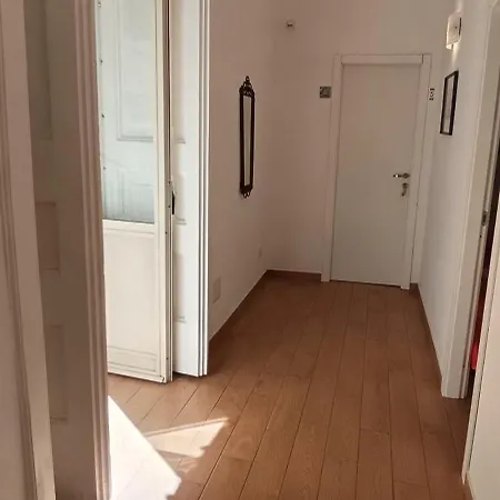 Casa Laura Oliva Mancini Frühstückspension Neapel