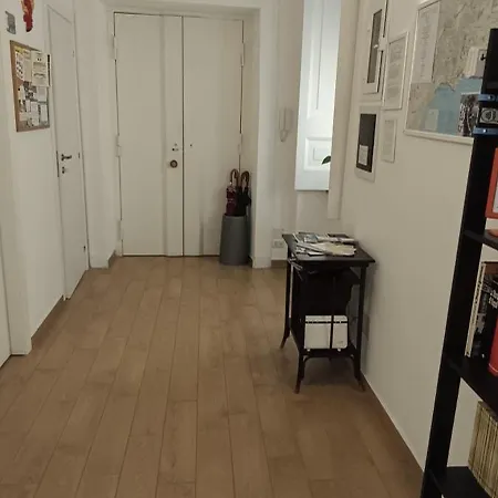 Casa Laura Oliva Mancini Neapel