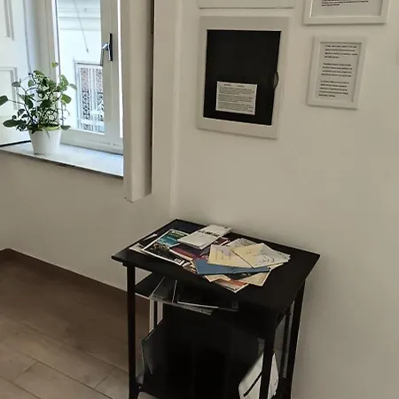 Casa Laura Oliva Mancini * Napoli