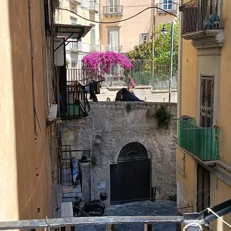 Casa Laura Oliva Mancini 3* Nápoles