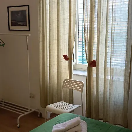 Casa Laura Oliva Mancini 3* Nápoles