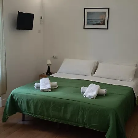 Casa Laura Oliva Mancini Alojamento de Acomodação e Pequeno-almoço 3*