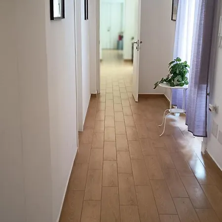 Oda ve Kahvaltı Casa Laura Oliva Mancini Napoli