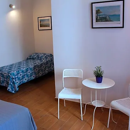 Casa Laura Oliva Mancini Bed and breakfast 3*