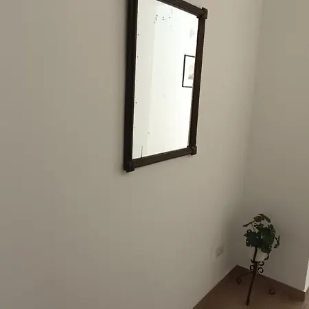 Casa Laura Oliva Mancini * Naples